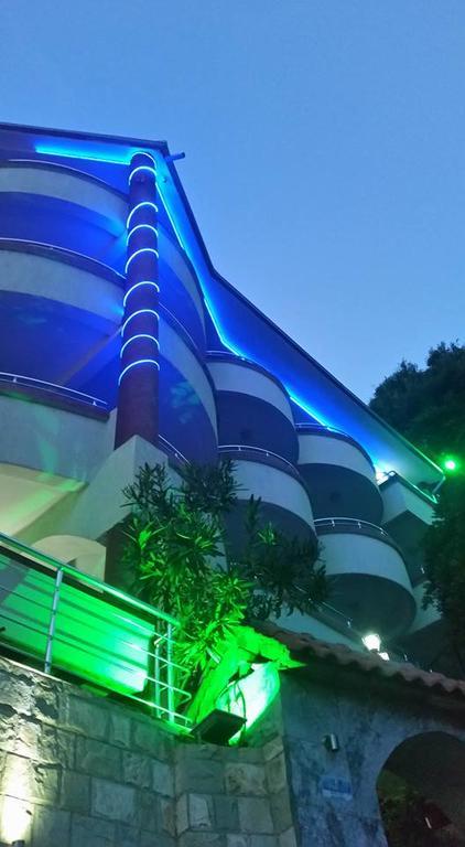 Hotel Hoti Ulcinj Exterior photo