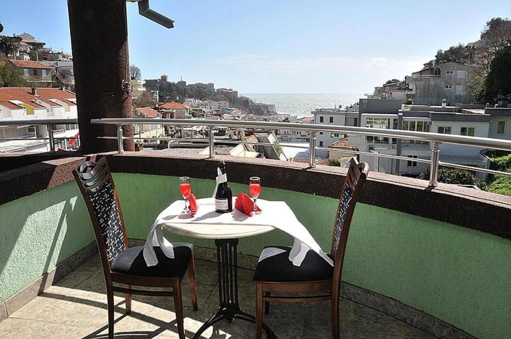 Hotel Hoti Ulcinj Exterior photo