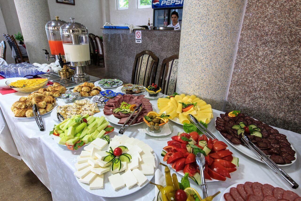 Hotel Hoti Ulcinj Exterior photo