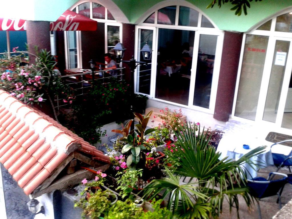 Hotel Hoti Ulcinj Exterior photo